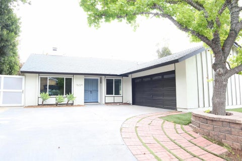 Photo of 15229 Andorra Way Way, San Diego, CA 92129 (MLS # 260016935SD)