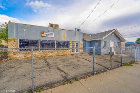 17606 Arrow Fontana CA 92335