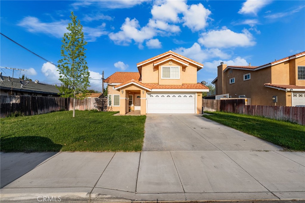 Main image without alt text