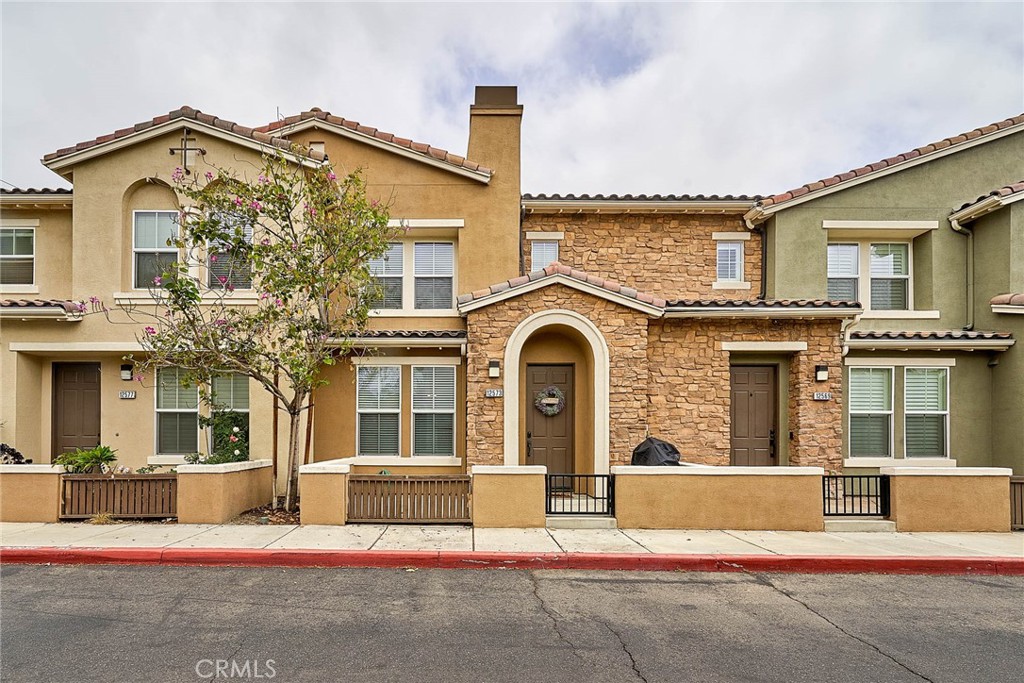 Beautiful 2-Story Home in Gated Serafina Community
Low Supplemental Tax Compared to New Builds. Current tax rate is appx. 1.45%
HOA includes water and trash
This well-maintained and upgraded home features 3 bedrooms, 2.5 bathrooms, and approximately 1,884 sq. ft. of bright, open living space.
The gourmet kitchen boasts granite countertops, stainless steel appliances, a spacious island, and ample cabinetry. The living and dining areas are filled with natural light and enhanced by stylish flooring and finishes.
Upstairs, the spacious primary suite offers a luxurious bathroom with a soaking tub, separate shower, dual vanities, and a custom walk-in closet. A versatile loft, two additional bedrooms, and a full bath complete the second floor.
Relax in the private patio area or take advantage of the community’s exceptional amenities, including a sparkling pool, spa, basketball court, playgrounds, and beautifully landscaped grounds—all within a secure gated setting.
Conveniently located near top-rated schools, parks, shopping centers, and major freeways, this home combines comfort, style, and accessibility.