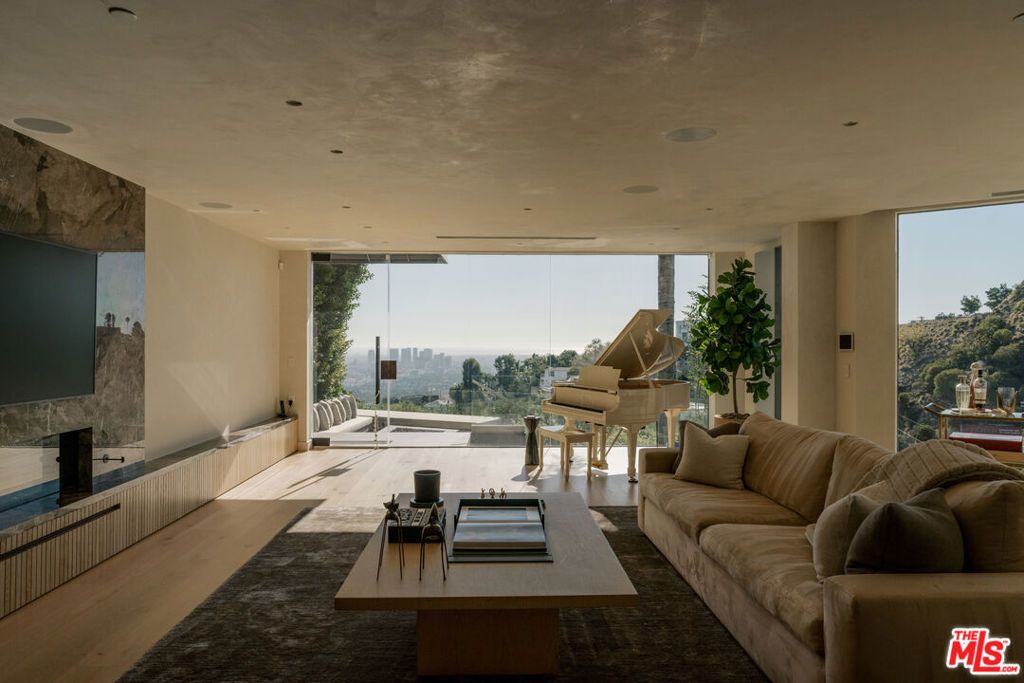 Photo of 1778 Viewmont Drive, Los Angeles, CA 90069 (MLS # 25617293)