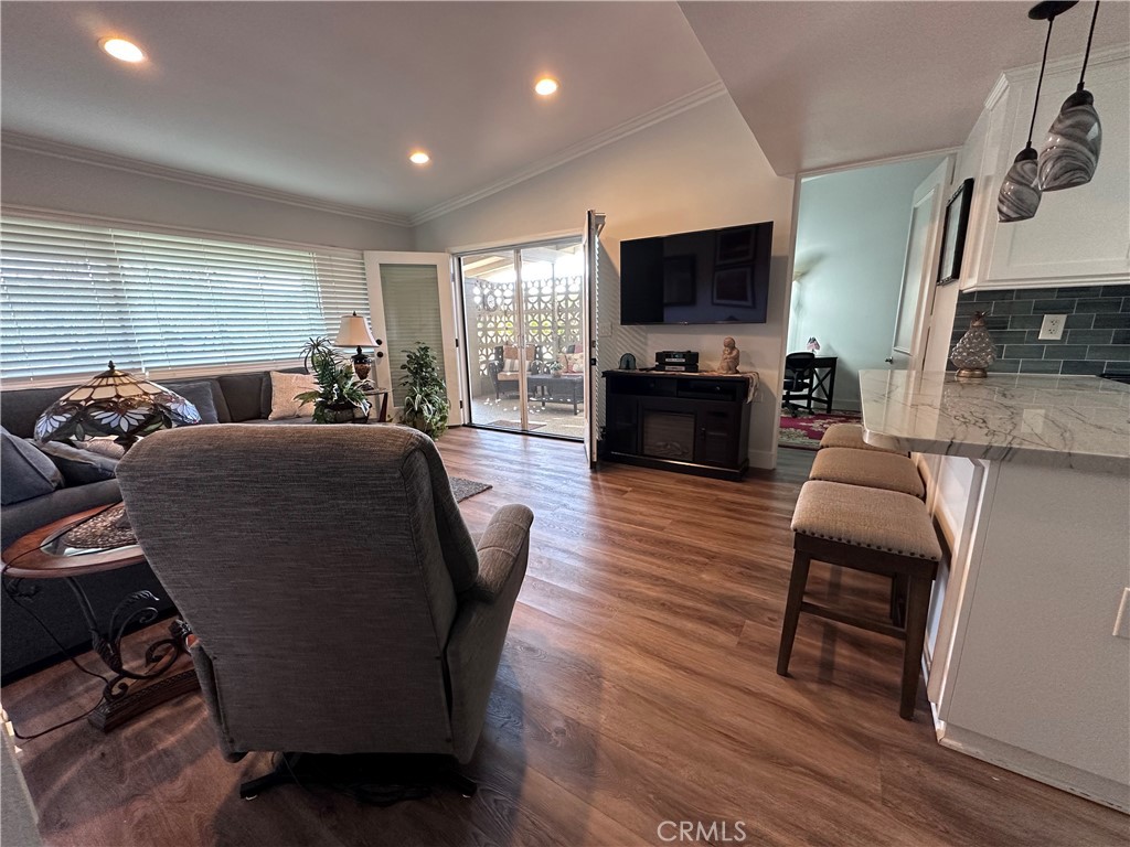 1501 Pelham 127F