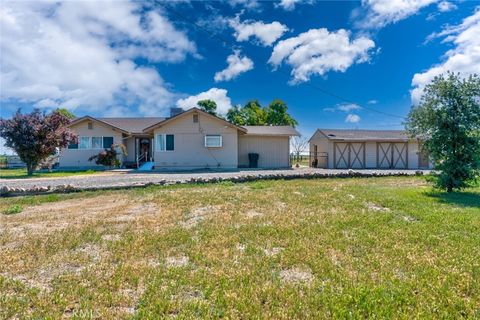 Photo of 17626 Britto RD, Dos Palos, CA 93620 (MLS # MC26100048)