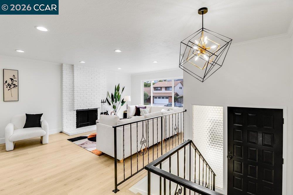 110 Siskiyou Ct