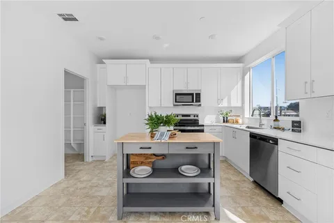 9423 1\/2 N Sepulveda Blvd. Unit 2, North Hills, CA 91343 - MLS#: SR25230080