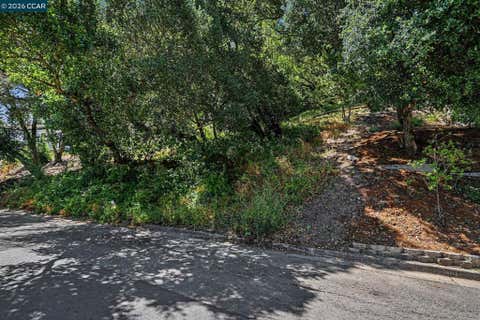 Photo of 46 Oak Rd, Orinda, CA 94563 (MLS # 41136847)