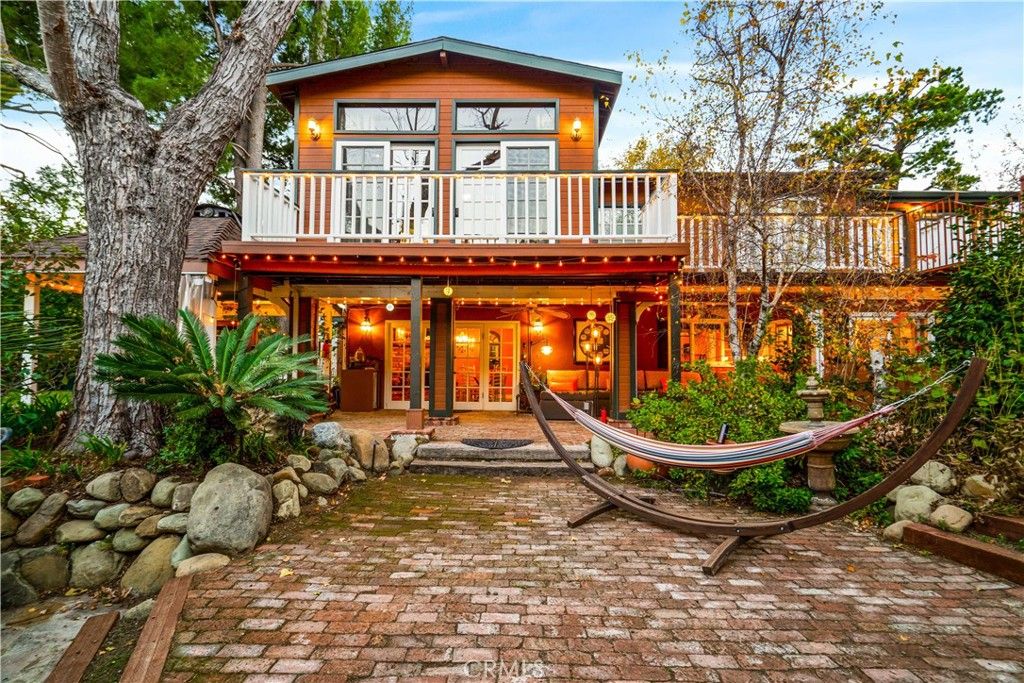 Photo of 25736 Punto De Vista Drive, Calabasas, CA 91302 (MLS # SR26062539)