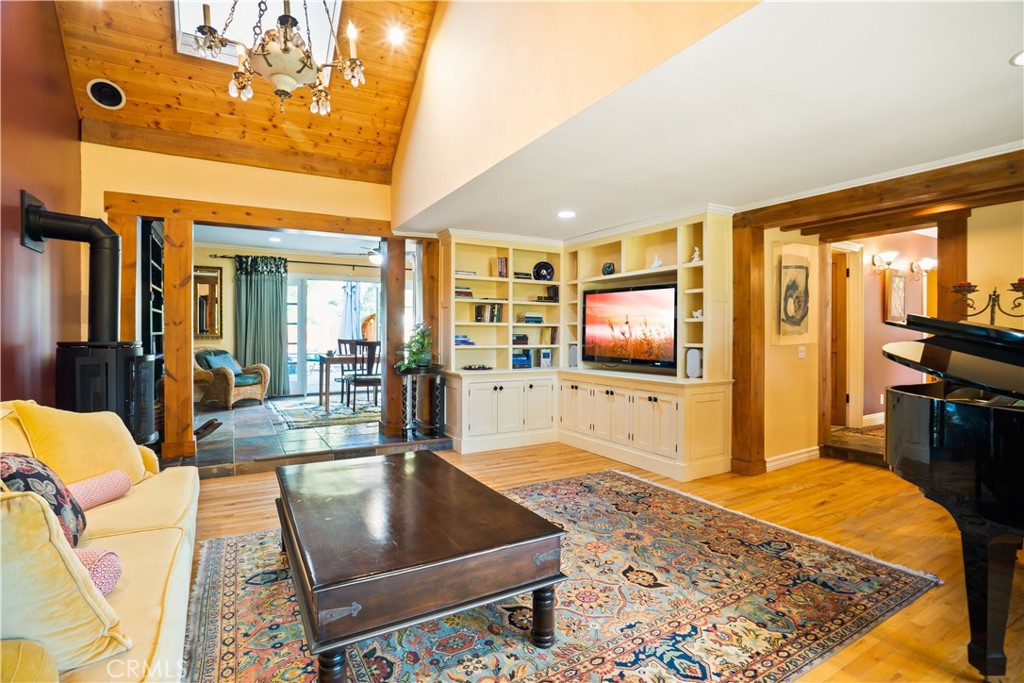 25736 Punto De Vista Drive