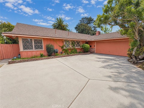 Photo of 108 Barret RD, Riverside, CA 92507 (MLS # IV26195924)