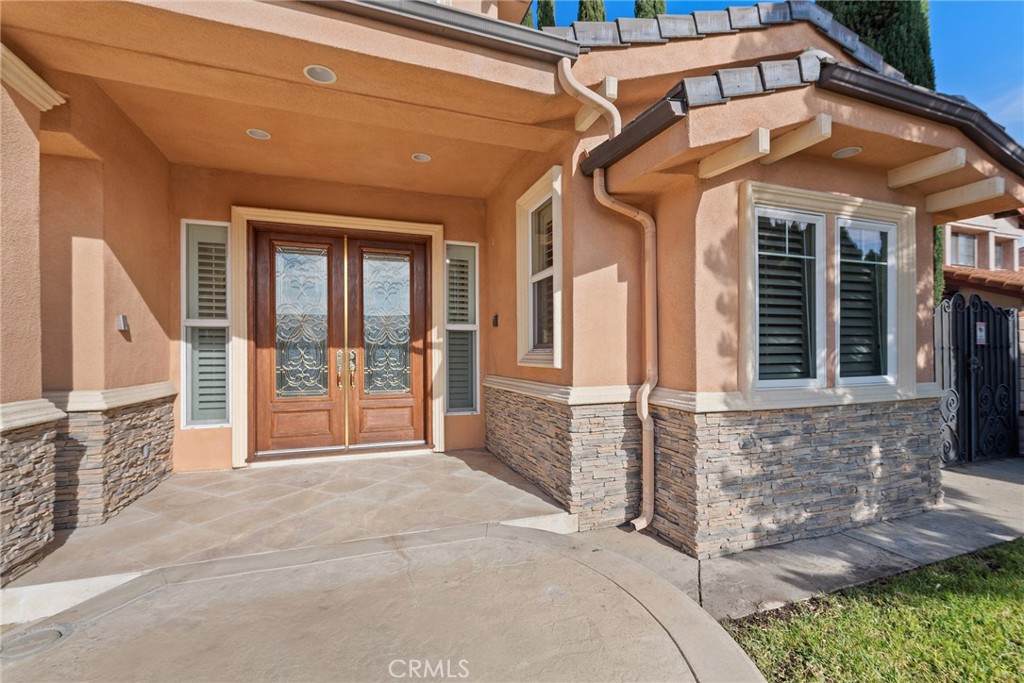 21819 E Chestnut Court