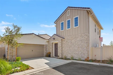 MLS: AR26192139