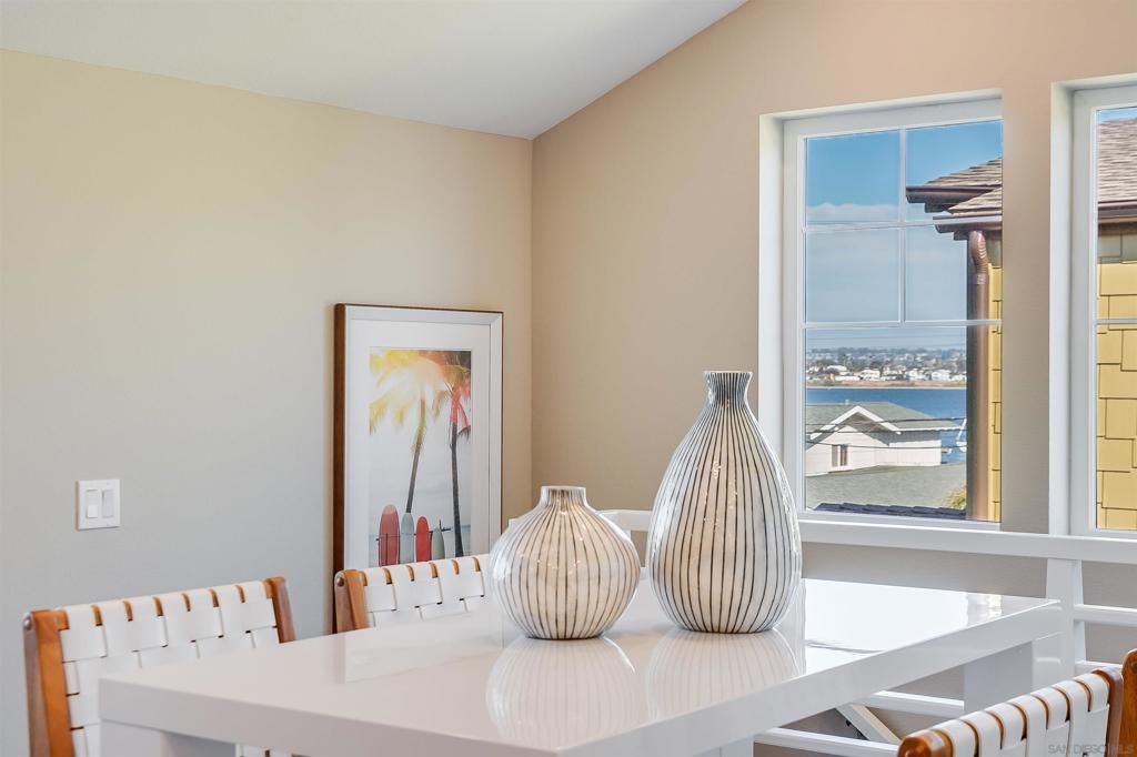 listing image 130720549201943764411