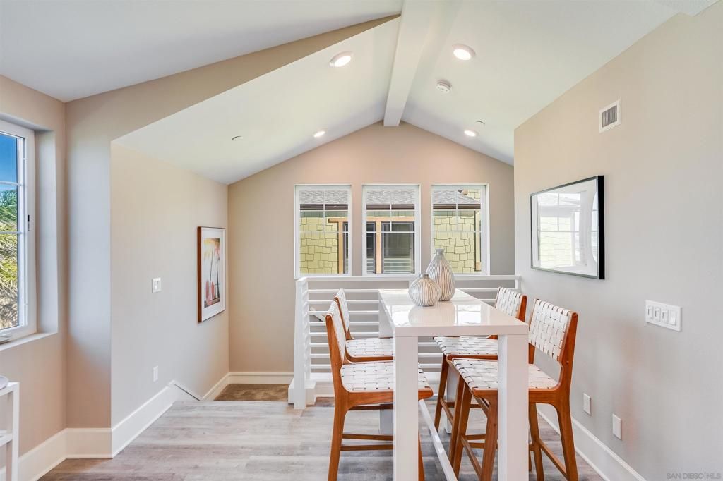listing image 130725297304737184476