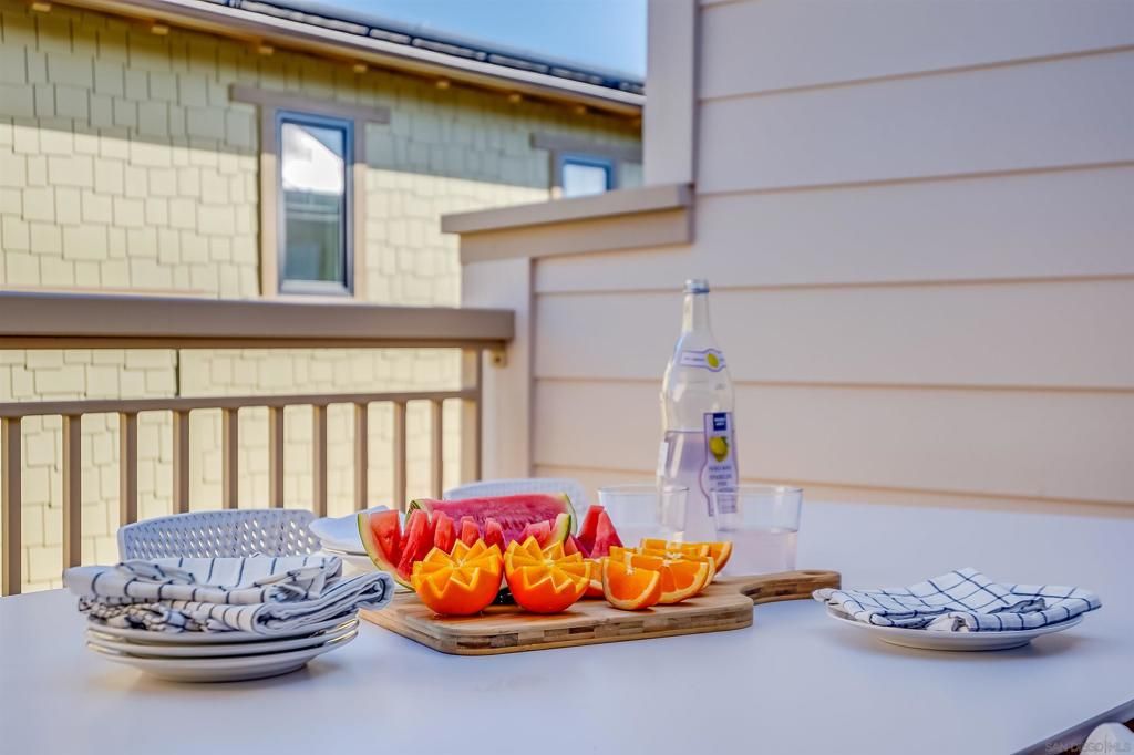 listing image 130726215623402877756