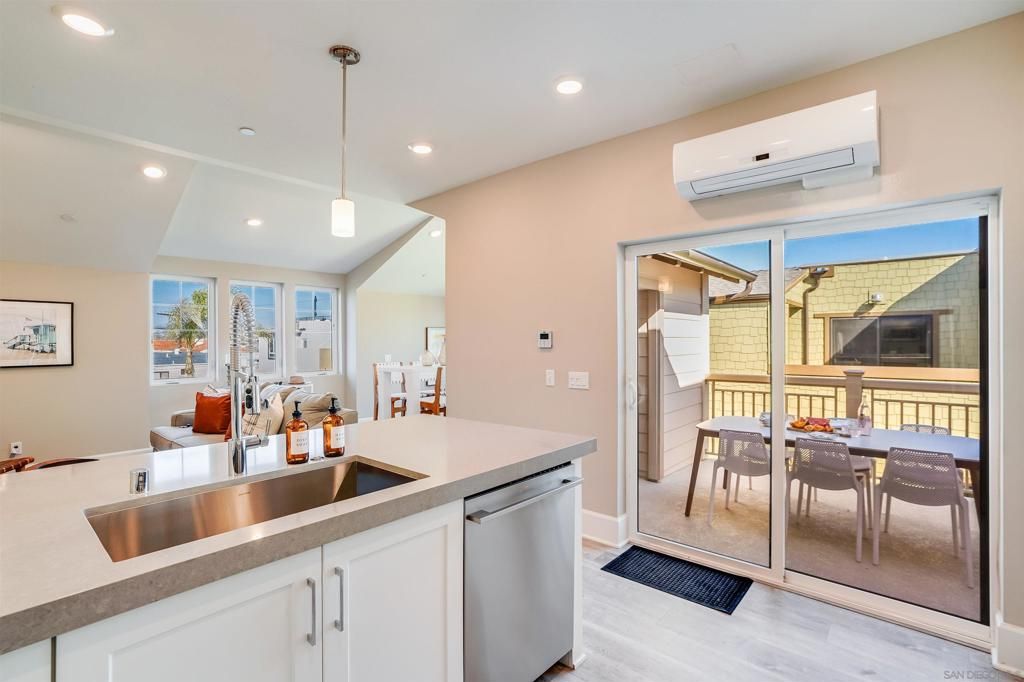 listing image 130729345084919989099