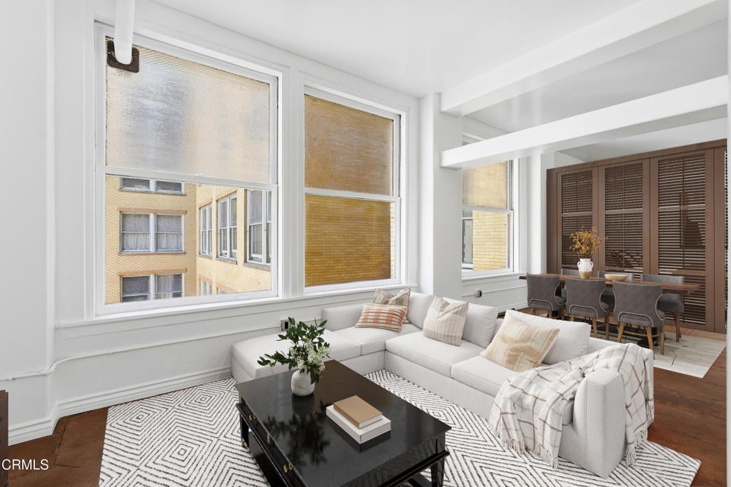 215 W 7th Street 1003