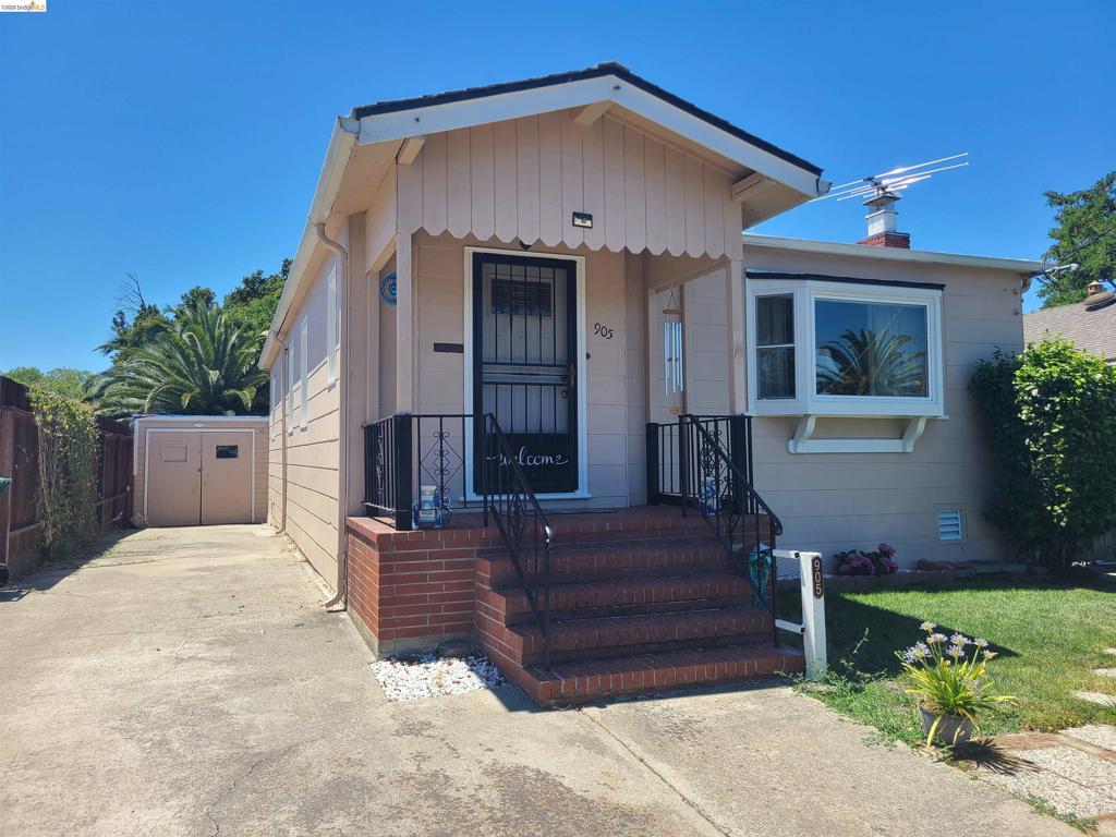 905 1st Street ST, Rodeo CA 94572