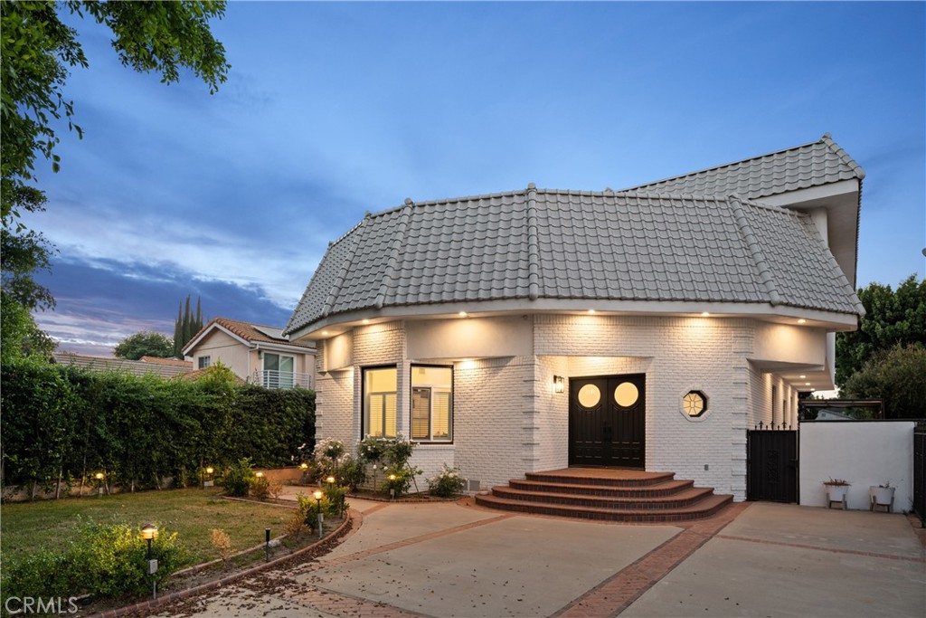 14713 Valleyheart Drive