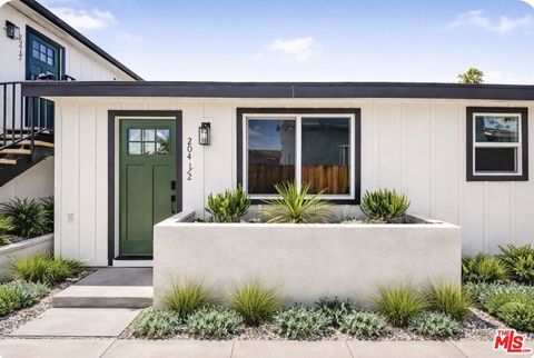 Photo of 204 E 88th Street #204, Los Angeles, CA 90003 (MLS # 26731983)