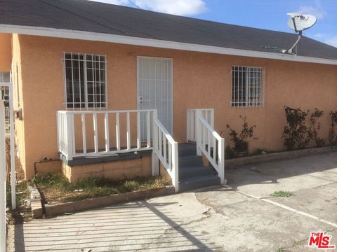 Photo of 1031 W Century Boulevard, Los Angeles, CA 90044 (MLS # 25604003)