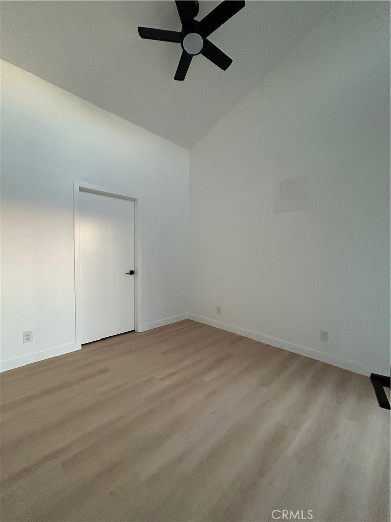 16124 San Fernando Mission Boulevard