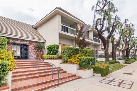 Photo of 10201 Mason Ave #62, Chatsworth, CA 91311 (MLS # SR26092745)