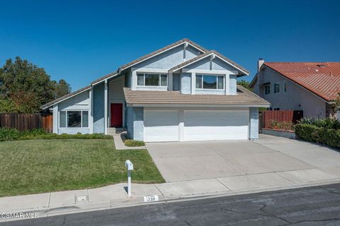 Photo of 1239 Honeysuckle Court, Thousand Oaks, CA 91360 (MLS # 226001850)