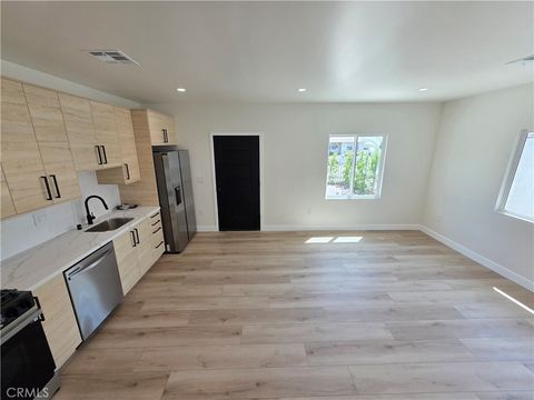Photo of 17103 Kingsbury St, Granada Hills, CA 91344 (MLS # SR26079474)