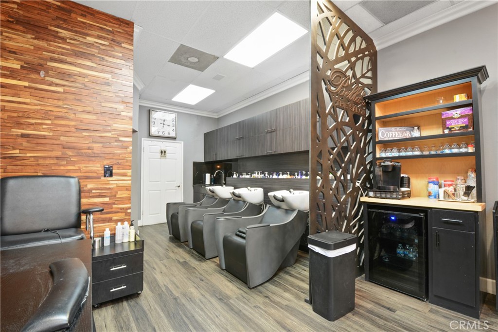 9986 Lakewood Boulevard