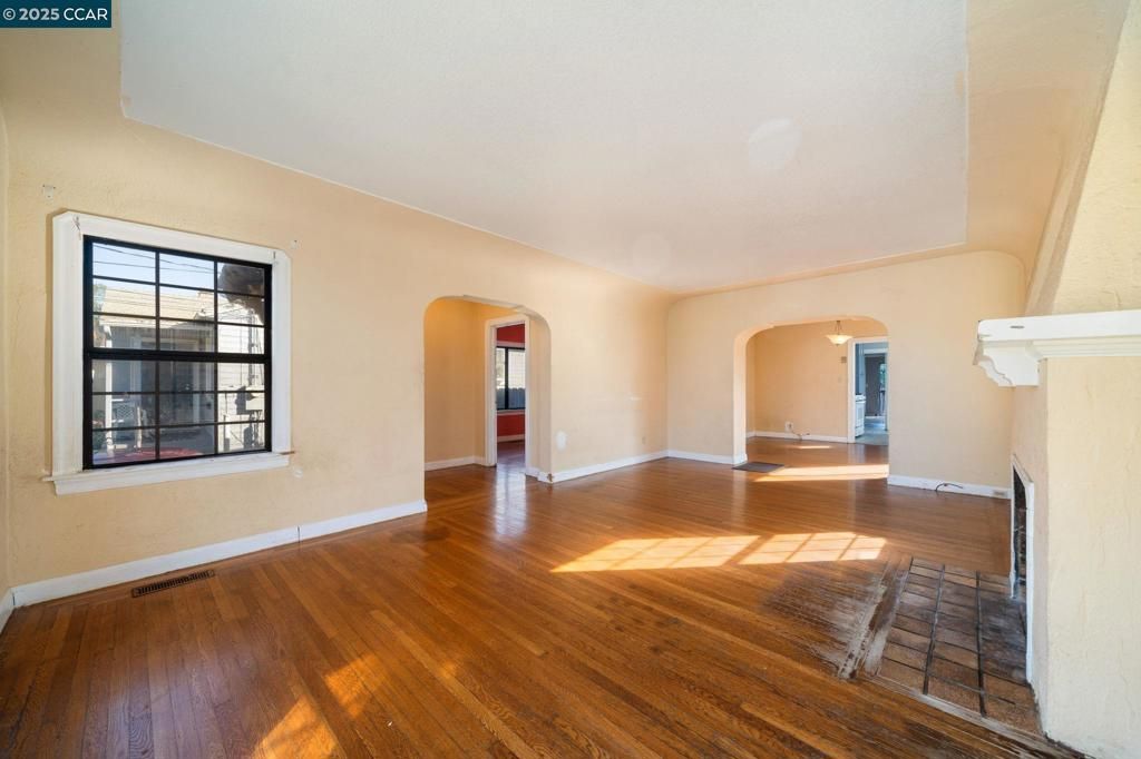 Photo of 2380 107th Avenue Ave, Oakland, CA 94603 (MLS # 41118164)