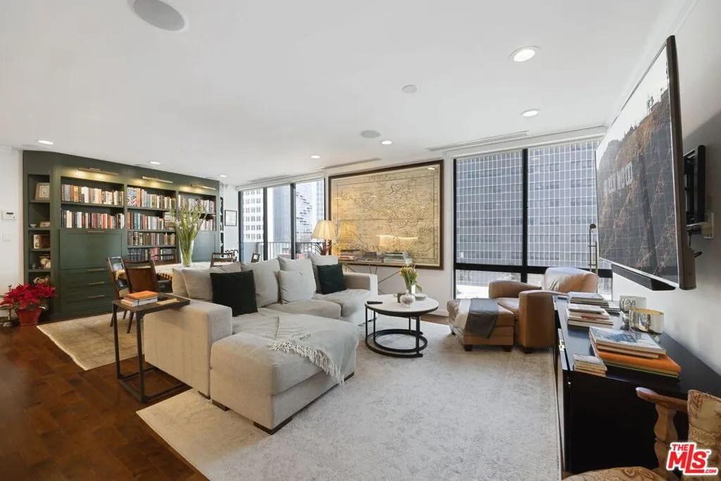 Los Angeles, California 90067, United States, 2 Bedrooms Bedrooms, ,2 BathroomsBathrooms,Residential,Active,231973