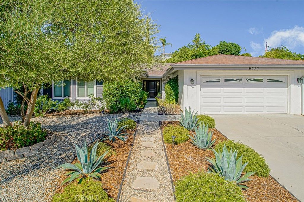Photo of 6171 Jared Court, Woodland Hills, CA 91367 (MLS # SR25169636)