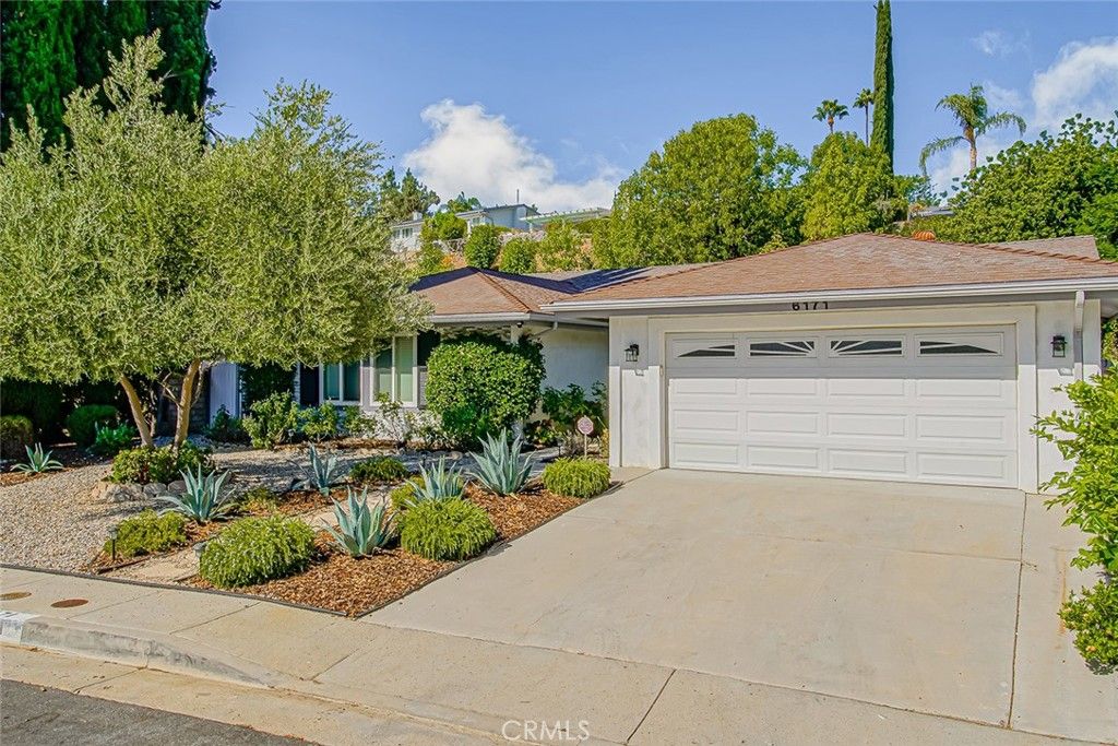 Photo of 6171 Jared Court, Woodland Hills, CA 91367 (MLS # SR25169636)