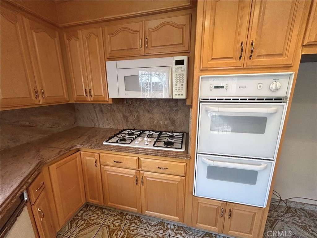 224 E Floral Dr.