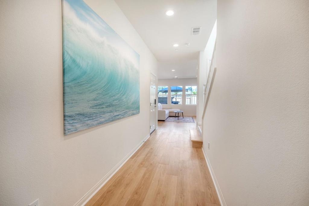 3072 Glenmore Street