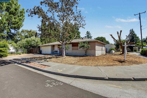 Photo of 3865 Raap Ave AVE, Martinez, CA 94553 (MLS # 41148515)