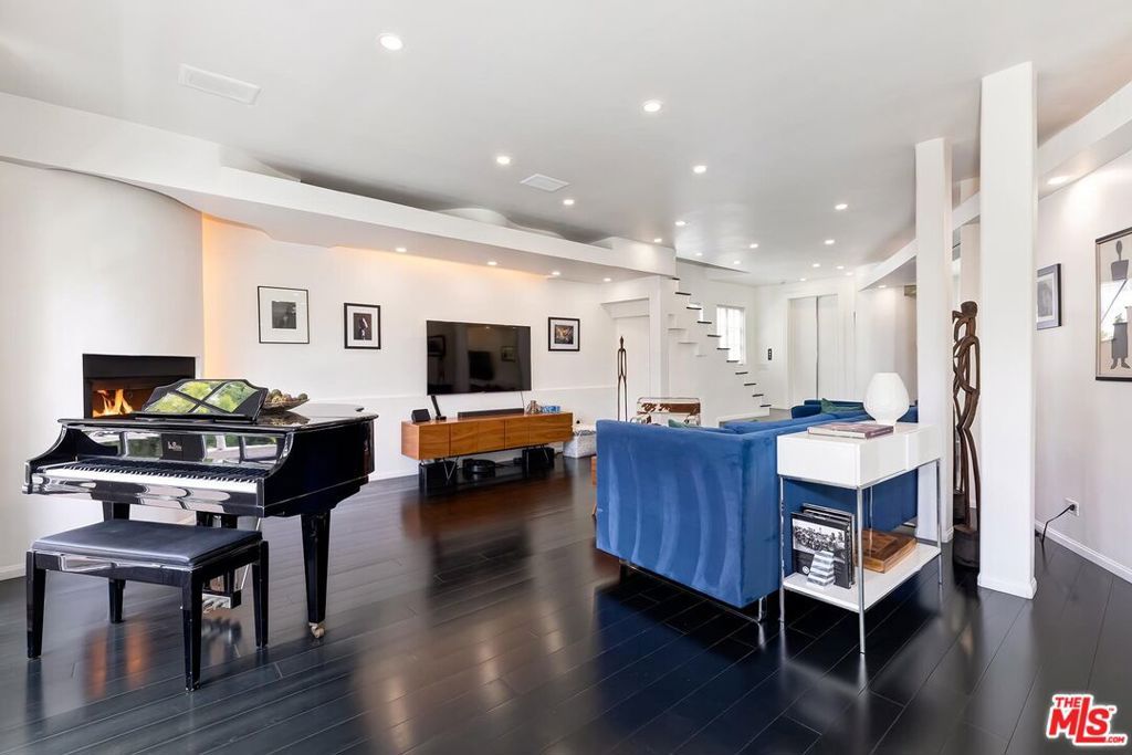 Photo of 9921 Durant Drive #2, Beverly Hills, CA 90212 (MLS # 26833971)