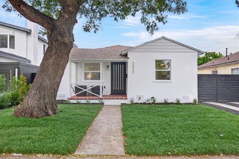 Photo of 2622 S Bentley Avenue, Los Angeles, CA 90064 (MLS # IG26069817)