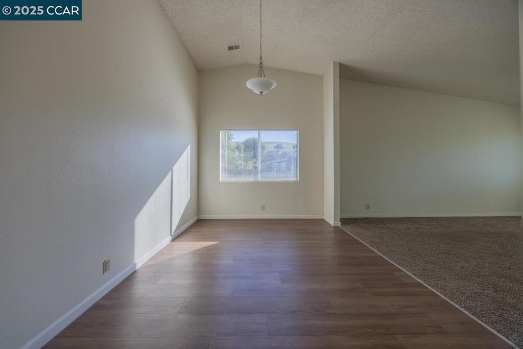 THE BIRDS - Residential