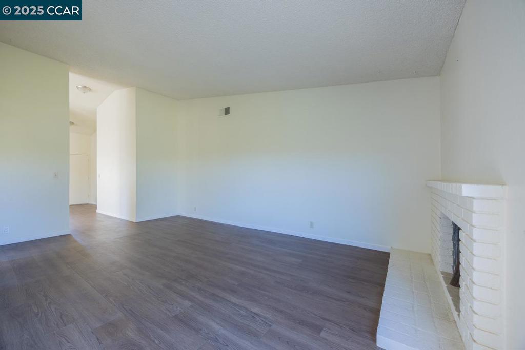 THE BIRDS - Residential