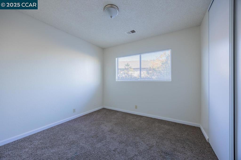 THE BIRDS - Residential