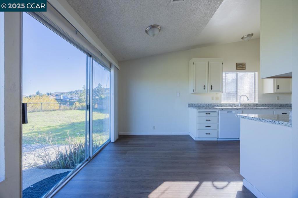 THE BIRDS - Residential