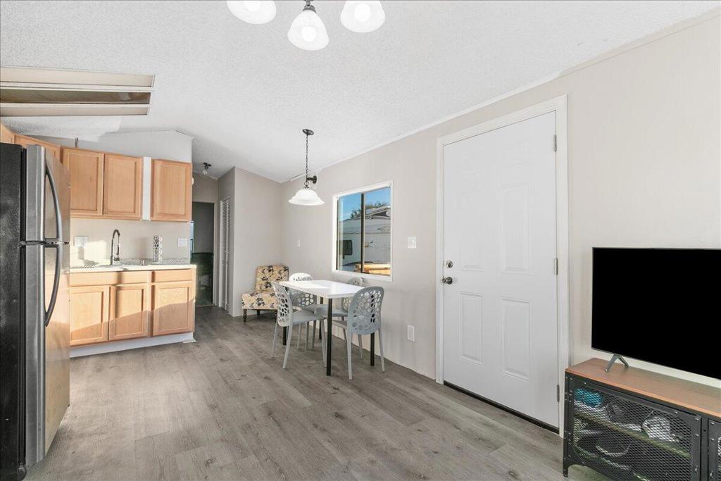 Desert View Estates - Manufactured In Park