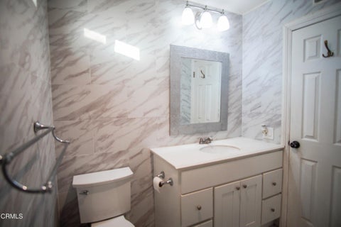 Tiny photo for 949 Calle Ruiz, Thousand Oaks, CA 91360 (MLS # V1-39438)