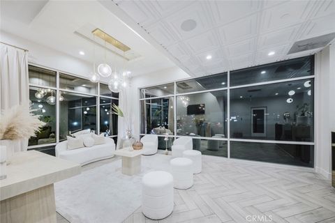 Photo of 0 W Burbank Boulevard, Burbank, CA 91506 (MLS # SR25258911)