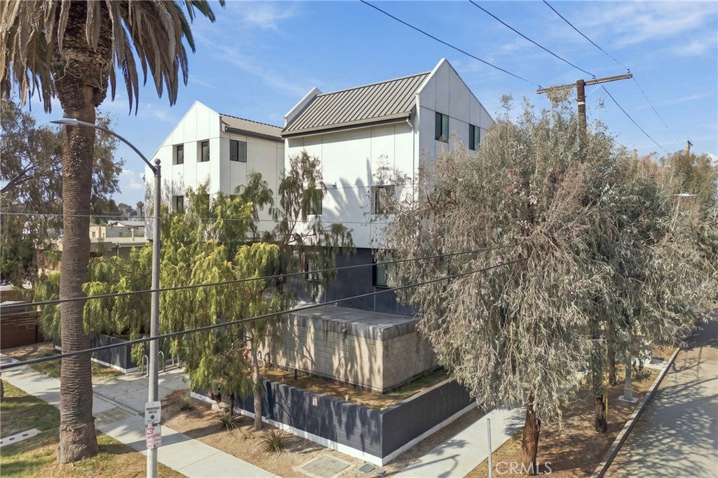 2301 S Cloverdale