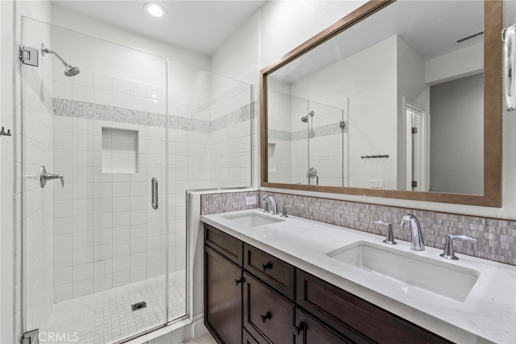Santa Ana Collection - Residential Lease