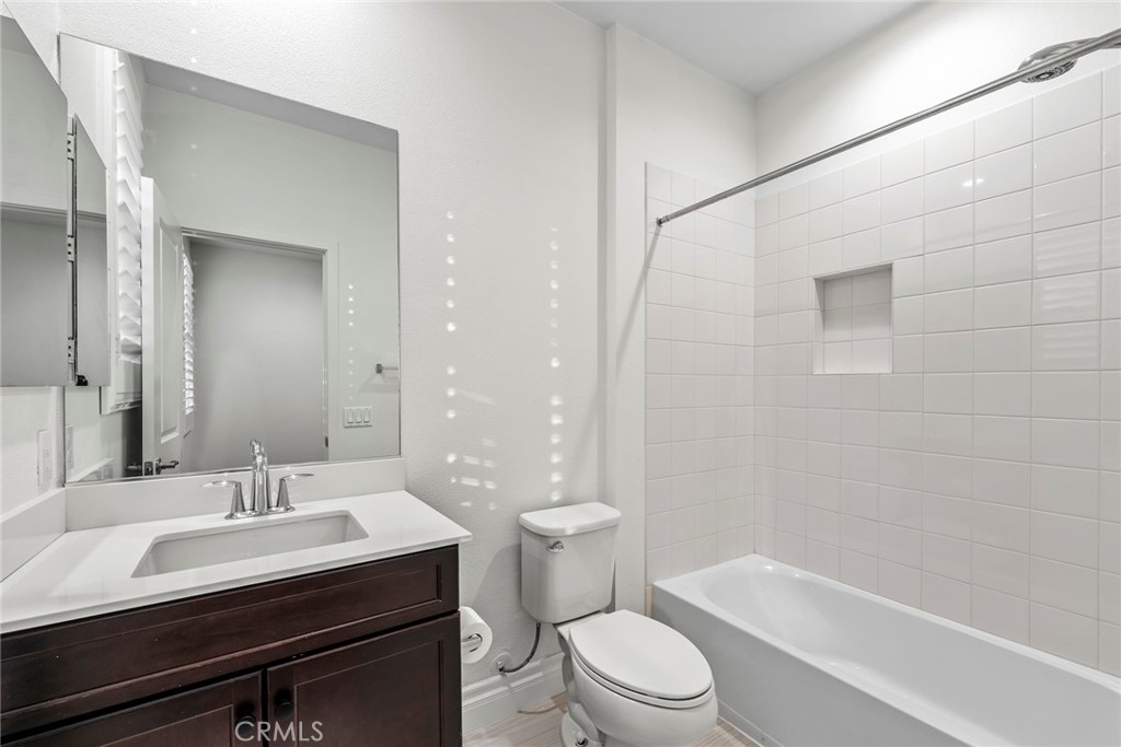 Santa Ana Collection - Residential Lease
