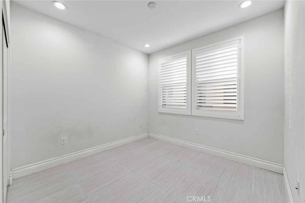 Santa Ana Collection - Residential Lease