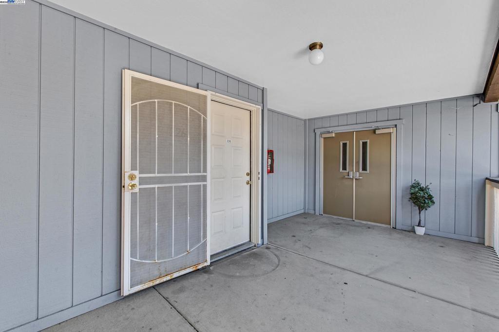 *****PRICE CHANGE****Fremont Warm Springs Location! Spacious Top Floor 1 Bedroom Unit ** BRAND NEW FLOORING*** Updated Kitchen with Newer Appliance (Dishwasher and Microwave), **NEW Counter Top**. Washer/Dryer & Refrigerator Stays with The Property * Open & Spacious Living Room * Double Pane Windows * **Updated Bathroom * Spacious Master Bedroom * 1 Assigned Covered Carport * 1 Assigned Parking Space * Gated Complex! ( TEXT AGENT FOR GATE CODE) HOA Includes Pool, Spa, Tennis Court, Water, and Trash. Conveniently Located Near Public Transit, Shops, Warm Springs Bart Station, and the Warm Springs Community Center. Within Walking Distance to James Leitch, Warm Springs Elementary Schools, and Minutes from Horner/Irvington Schools. Great Commuter Location Near 680/880/237 *Investors Welcome! No Rental Restriction! One of the lowest HOA"s in the area. **TEXT AGENT FOR GATE CODE***